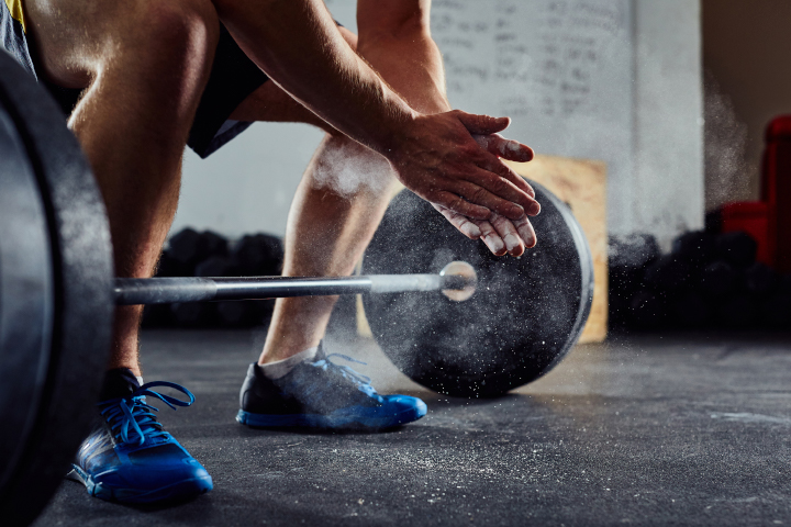Bodybuilder lifting weights